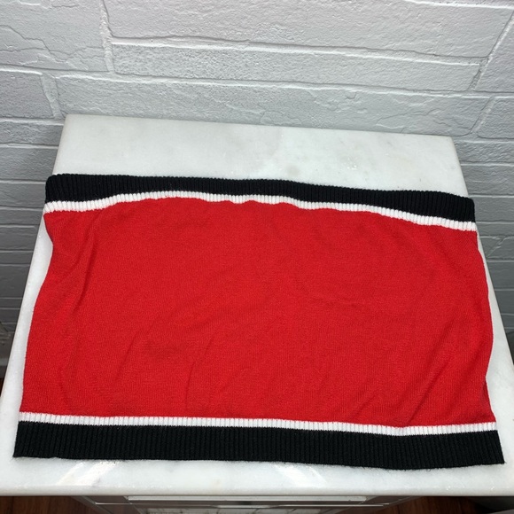 Red Top - Picture 2 of 3